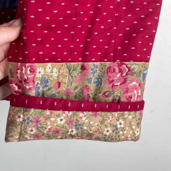 Hand Made Quilted Coat L Patchwork Red Lace Trim Floral Pockets Granny Cottage - Picture 4 of 9